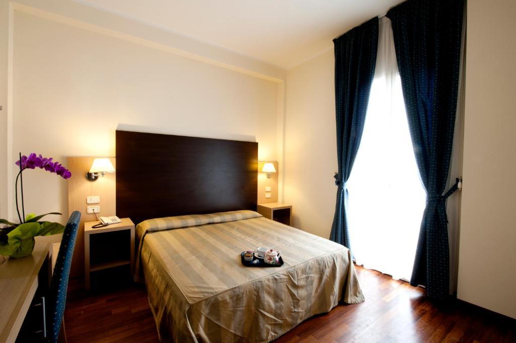 Hotel Royal เปซาโร ห้อง รูปภาพ