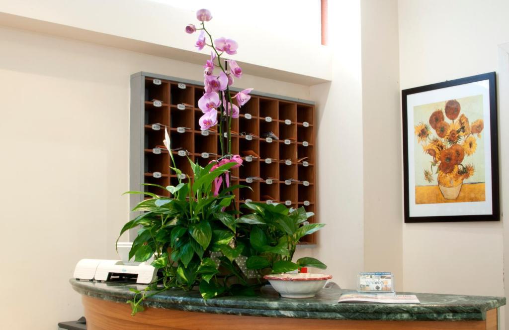 Hotel Royal เปซาโร ภายนอก รูปภาพ